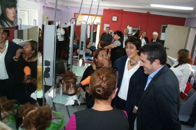 El Ayuntamiento de Alcantarilla, cede aulas a la Consejería de Educación, para el Centro de Educación de Adultos - 1, Foto 1