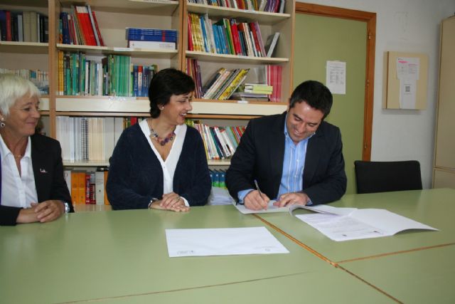 El Ayuntamiento de Alcantarilla, cede aulas a la Consejería de Educación, para el Centro de Educación de Adultos - 2, Foto 2