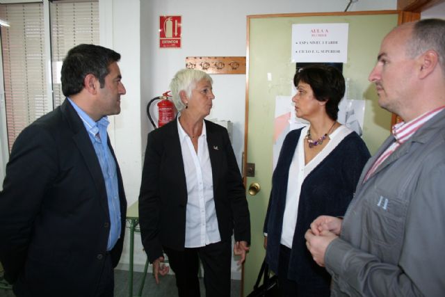 El Ayuntamiento de Alcantarilla, cede aulas a la Consejería de Educación, para el Centro de Educación de Adultos - 3, Foto 3