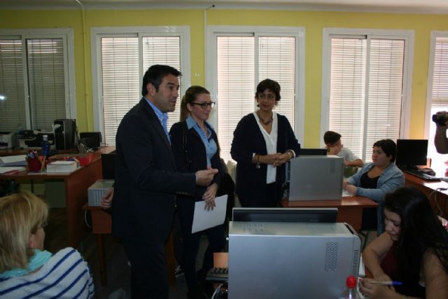 El Ayuntamiento de Alcantarilla, cede aulas a la Consejería de Educación, para el Centro de Educación de Adultos - 4, Foto 4
