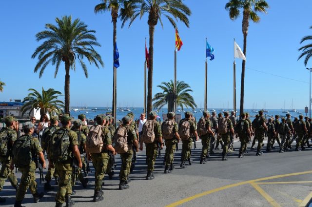La AGA sorprende a los vecinos de Santiago de la Ribera con una marcha de todos sus alumnos por el centro de la localidad - 3, Foto 3