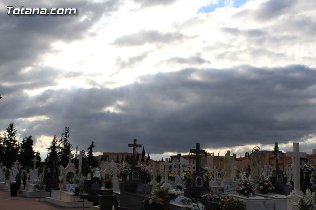 La Misa de Ánimas se celebrará mañana en el Cementerio, a las 17:00 h, si las condiciones climatológicas no lo impiden - 1, Foto 1