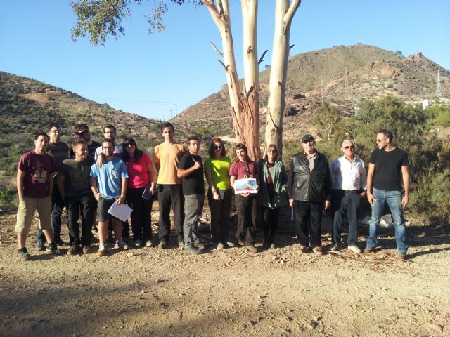 Profesores y alumnos de la Universidad de Alicante muestran su inters por las minas de Mazarrn, Foto 1