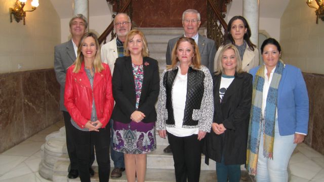 Violante Tomás se reúne con la coordinadora de Hogar Torre Nazaret - 1, Foto 1