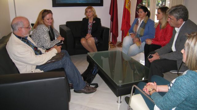 Violante Tomás se reúne con la coordinadora de Hogar Torre Nazaret - 2, Foto 2