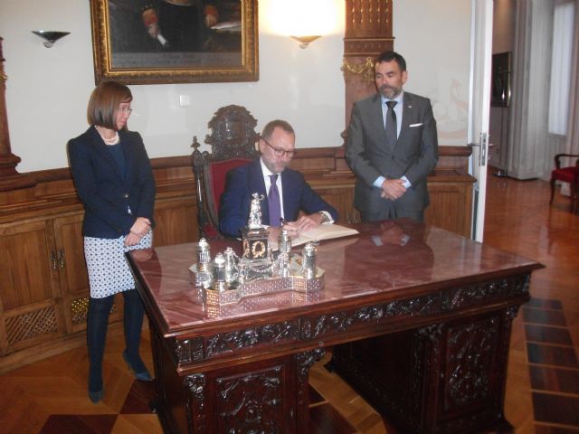 José López recibe al embajador de Estados Unidos, James Costos - 1, Foto 1
