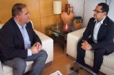 El alcalde se entrevista con el diputado nacional de Ecuador, Esteban Melo