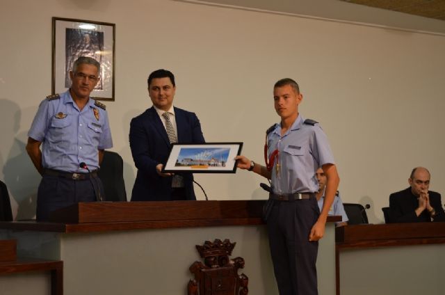 El alcalde declara vecinos del municipio a los 114 alumnos de nuevo ingreso de la AGA en su visita oficial al municipio - 4, Foto 4