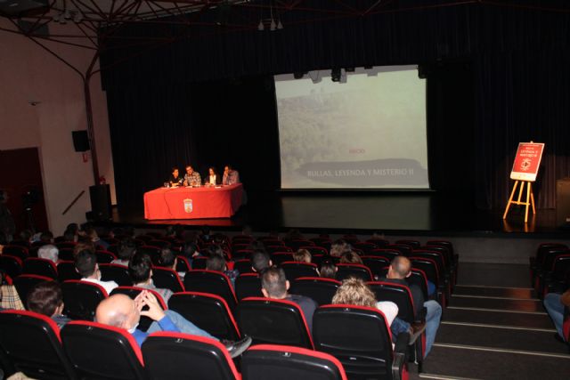 José Luis García presenta arropado por numerosos vecinos el libro 'Bullas, Leyenda y Misterio II' - 2, Foto 2