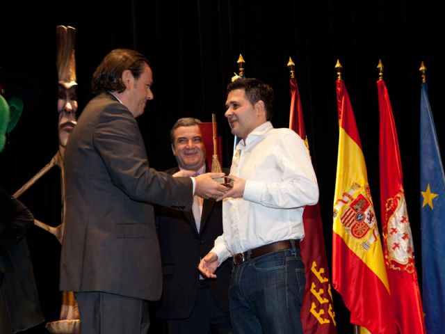 La Federación de Peñas Festeras entregó el Premio Oinokoe 2015 a los Carnavales de Águilas - 3, Foto 3