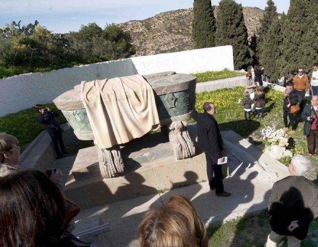 El equipo de Gobierno acomete obras de mejora en el mausoleo de Isaac Peral - 1, Foto 1