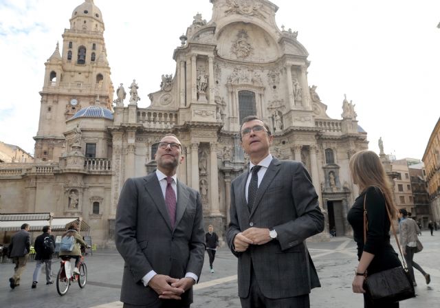 El Alcalde entrega al Embajador de los Estados Unidos un Nacimiento artesanal en su visita al Ayuntamiento - 2, Foto 2