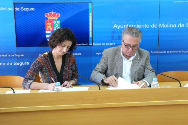 El Ayuntamiento de Molina de Segura y la Consejería de Presidencia firman un convenio que les compromete por la participación ciudadana - 1, Foto 1