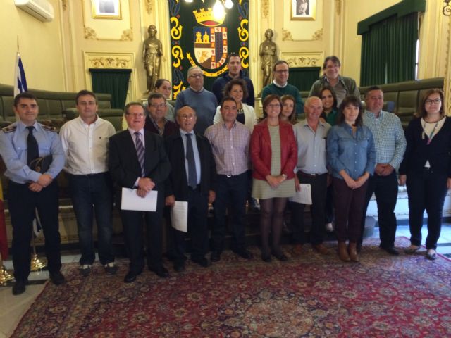 Los nueve pedáneos firman las actas que les permiten ejercer sus cargos - 1, Foto 1