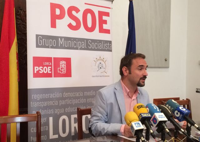 El PSOE denuncia la adjudicación de 318.000 euros en contratos al actual Director General de Transportes sin dar oportunidad a los técnicos de Lorca - 1, Foto 1
