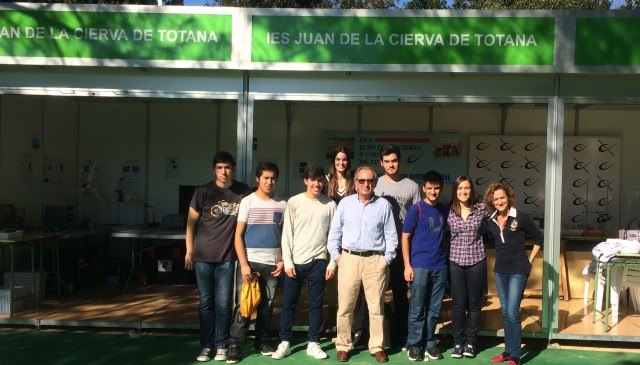 El IES Juan de la Cierva y Codorníu de Totana en la Semana de la Ciencia y la Tecnología de Murcia 2015, Foto 1