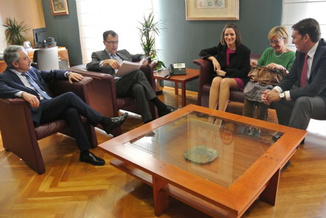 El Alcalde destaca la contribución a la creación de empleo y a la reactivación económica de los supermercados de alimentación - 2, Foto 2