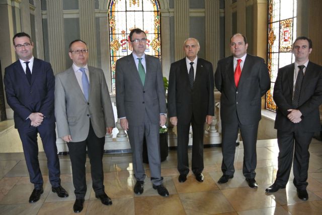 El Alcalde ofrece la Glorieta a los cónsules extranjeros para conmemorar actos de sus países - 1, Foto 1