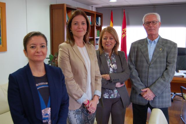 Mª Carmen Moreno se reúne con la consejera de Educación para ampliar la oferta formativa de Águilas - 1, Foto 1