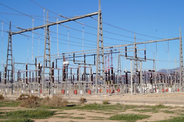 Se convoca a más de un centenar de vecinos de Totana afectados por el trazado de la línea de alta tensión a un reunión, Foto 1