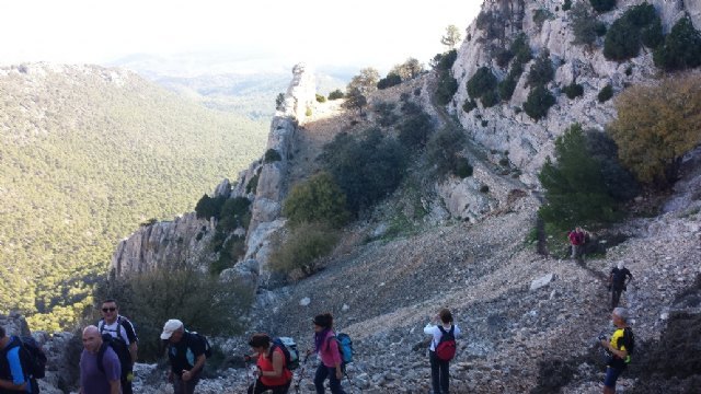 Una treintena de personas participaron en una jornada de senderismo por la Senda del Piojo (Sierra Espuña), Foto 3