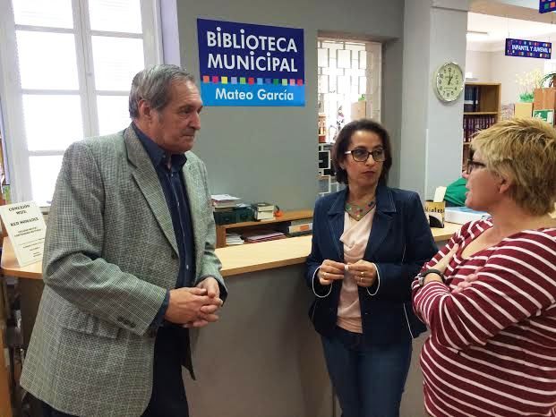 Ginés Rosa dona 259 libros de su colección personal a la Biblioteca Municipal, Foto 6