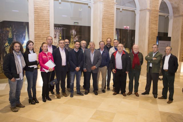 El Arte del Bordado de Lorca y su Puesta en Escena en los Desfiles Bíblico-Pasionales - 1, Foto 1