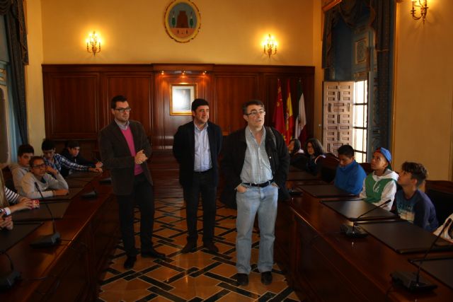 El Alcalde recibe a alumnos de intercambio que desarrollan un proyecto medioambiental. - 1, Foto 1