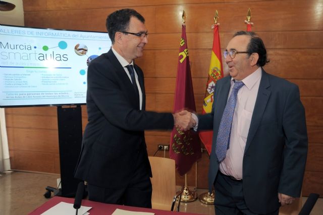 El Ayuntamiento y la UMU ponen a disposición de los murcianos más de 2.200 ordenadores en 126 aulas de libre acceso en barrios y pedanías - 1, Foto 1