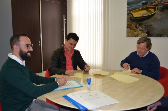 El Grupo de Teatro San Javier recibirá una ayuda de 3.000 euros tras renovar un convenio de colaboración con el Ayuntamiento - 1, Foto 1