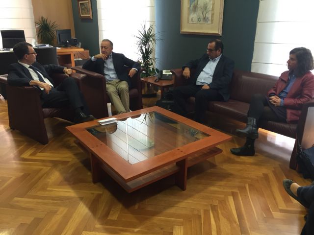 Ballesta da el relevo al nuevo presidente de la Red de Ciudades por la Bicicleta - 2, Foto 2