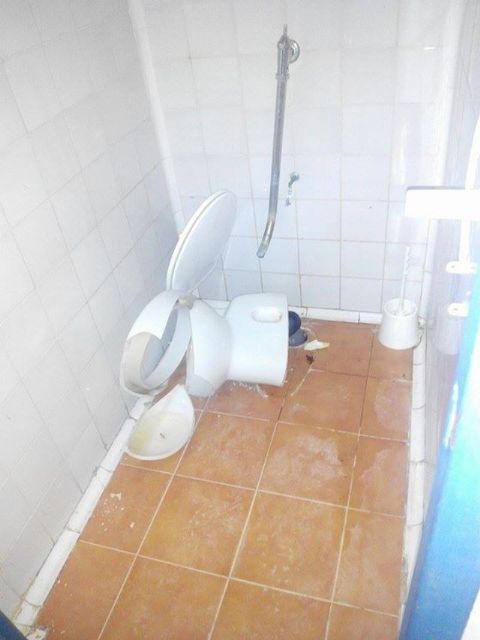 Los aseos públicos de Las Fuentes estarán cerrados por reformas tras sufrir reiterados actos vandálicos - 1, Foto 1