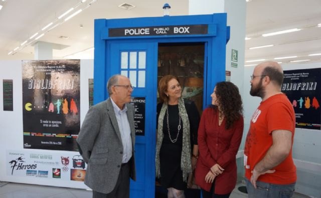 Dos exposiciones y una invasión de personajes de ficción convierten a partir de hoy la Biblioteca Regional en la Bibliofriki - 1, Foto 1