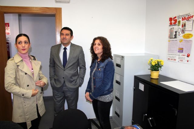La Directora de Mujer visita el Centro de Atención para las mujeres Víctimas de Violencia (CAVI) en Alcantarilla - 3, Foto 3