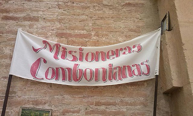 El pasado Domingo 8 de noviembre, tuvo lugar la XXIII edicin anual del Mercadillo Solidario a favor de las Misioneras Combonianas - 1