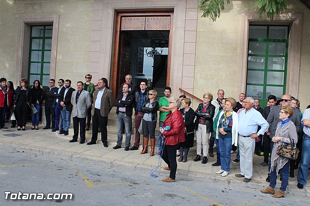 Totana se suma a la condena internacional por los atentados terroristas de Pars y expresa su solidaridad y apoyo institucional y ciudadano al pueblo francs - 13