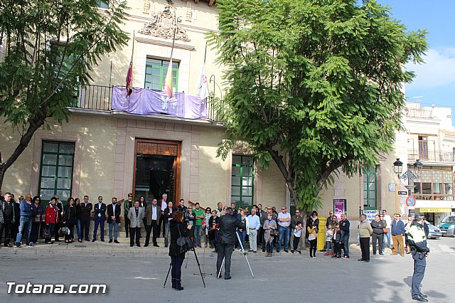Totana se suma a la condena internacional por los atentados terroristas de Pars y expresa su solidaridad y apoyo institucional y ciudadano al pueblo francs - 16