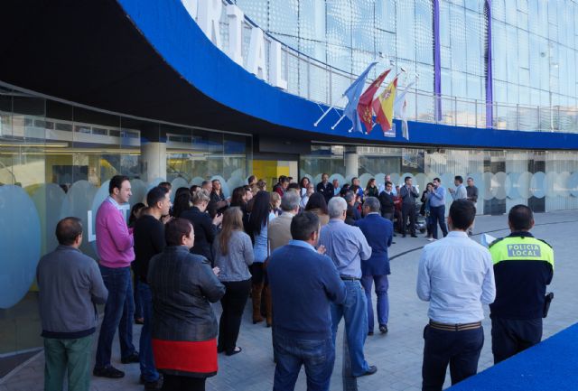 Minuto de silencio en Las Torres de Cotillas en homenaje a las víctimas del atentado de París - 4, Foto 4