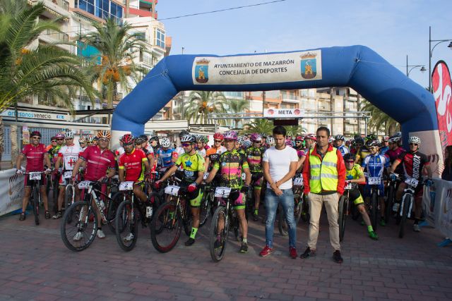 343 corredores participan en la XXX marcha ciclista Bahía de Mazarrón - 1, Foto 1