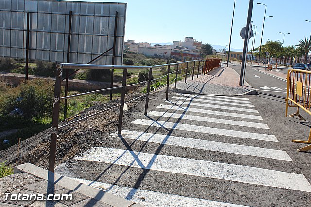 La Concejala de Servicios da respuesta a la demanda de los vecinos del barrio Tirol-Camilleri con la ejecucin de varias actuaciones - 1