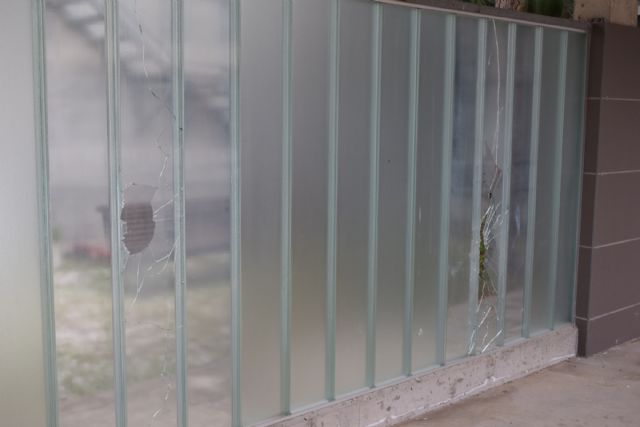 PP pedirá en el próximo pleno el arreglo de la valla del Museo del Vidrio - 4, Foto 4