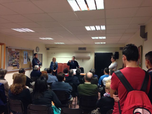 El Ayuntamiento de Lorca mejorará el parque de La Isla teniendo en cuenta la opinión de los vecinos - 1, Foto 1