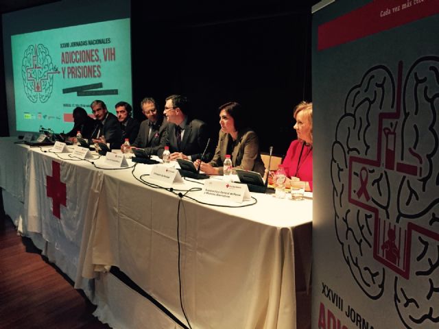 Ballesta destaca el trabajo de Cruz Roja que ha permitido a Murcia ser pionera en la prevención del VIH entre los jóvenes - 1, Foto 1