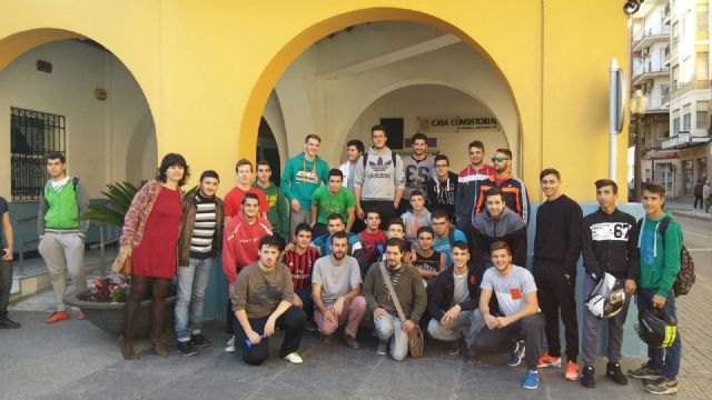 El PSOE denuncia la actitud despótica del alcalde de Alcantarilla por expulsar a concejales socialistas del salón de Plenos cuando protestaba una delegación del alumnado del IES SANJE - 1, Foto 1