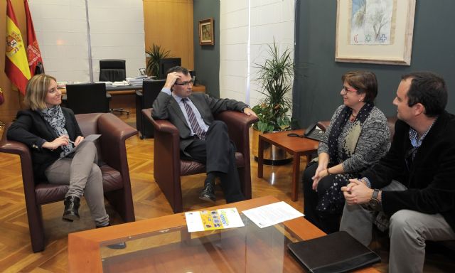 El Alcalde reitera el compromiso del Ayuntamiento para mejorar la calidad de vida de las personas con autismo - 1, Foto 1