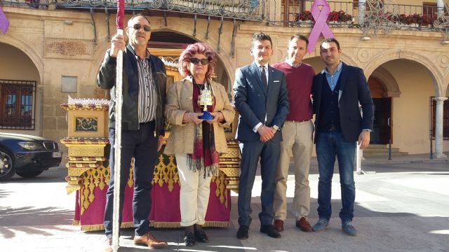 El trono del patrón de la ciudad, San Clemente, estrenará en su procesión del próximo sábado una nueva crestería de bronce bañada en plata - 1, Foto 1