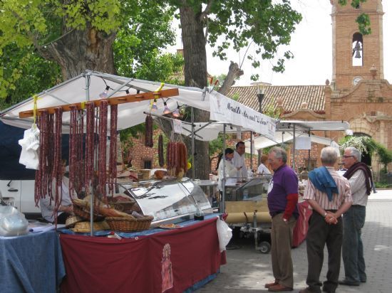 El Mercado Artesano en La Santa se celebra este domingo, día 22 de noviembre, junto al atrio del santuario de la Patrona, Foto 1