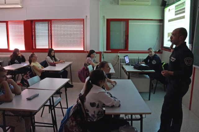 El programa Policía Tutor de Las Torres de Cotillas trabaja para prevenir el acoso escolar - 3, Foto 3