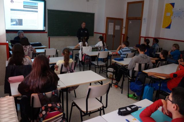 El programa Policía Tutor de Las Torres de Cotillas trabaja para prevenir el acoso escolar - 4, Foto 4