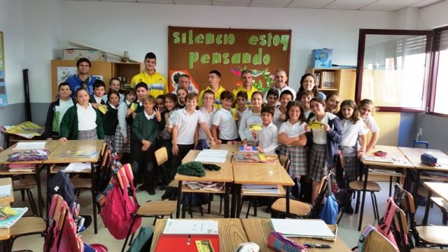 Javi Matía, Rahali y Sergio López de visita a colegios con el programa ADE - 1, Foto 1